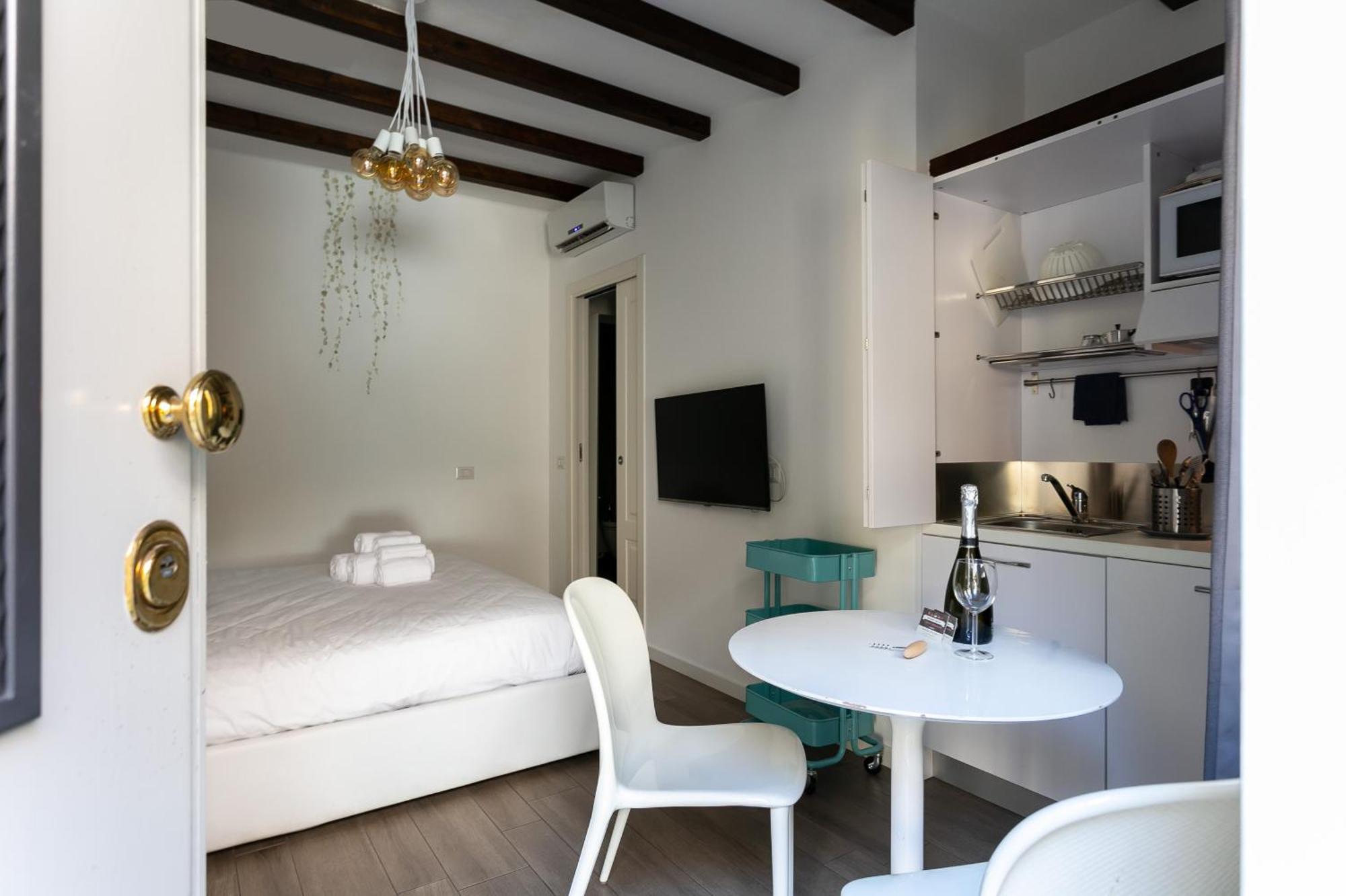 Milano Apartments S Agostino - Porta Genova Luaran gambar