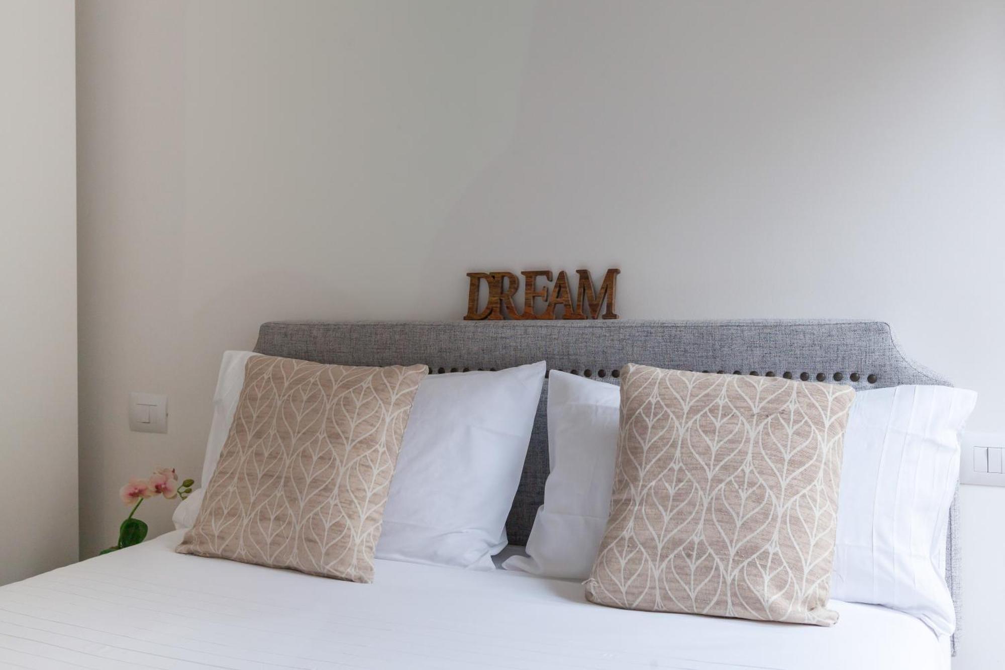 Milano Apartments S Agostino - Porta Genova Luaran gambar